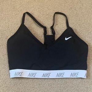 Nike women’s Indy soft sports bra black sz. M